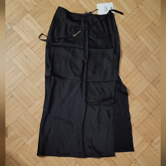 JACQUEMUS-Black Le Papier 'La Jupe Notte' Midi Skirt - Picture 1 of 9